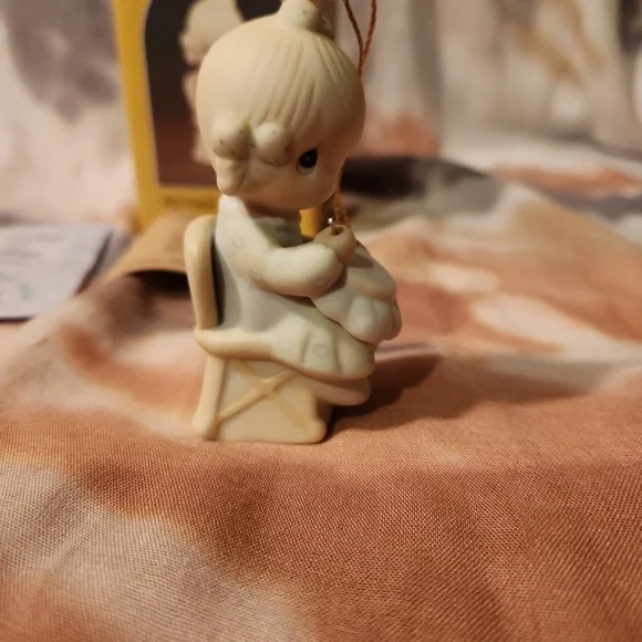 Enesco Jonathan and David Mother Sew Dear Figurine 1983 - Picture 5 of 8